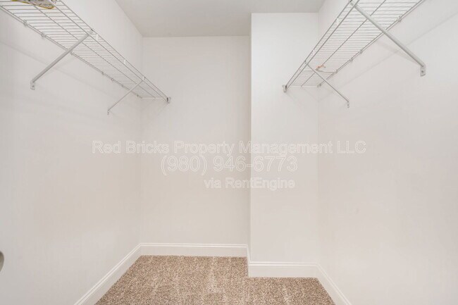 Building Photo - 19016 Yellow Birch Dr