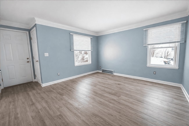 Building Photo - 15824 Norborne Ave