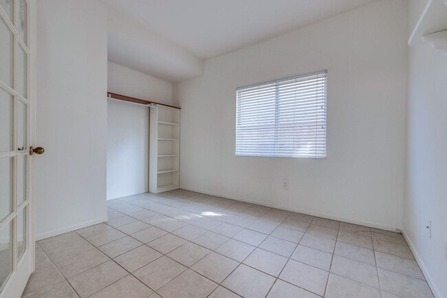 Building Photo - Discovery Hills Home with Spacious Yard an...