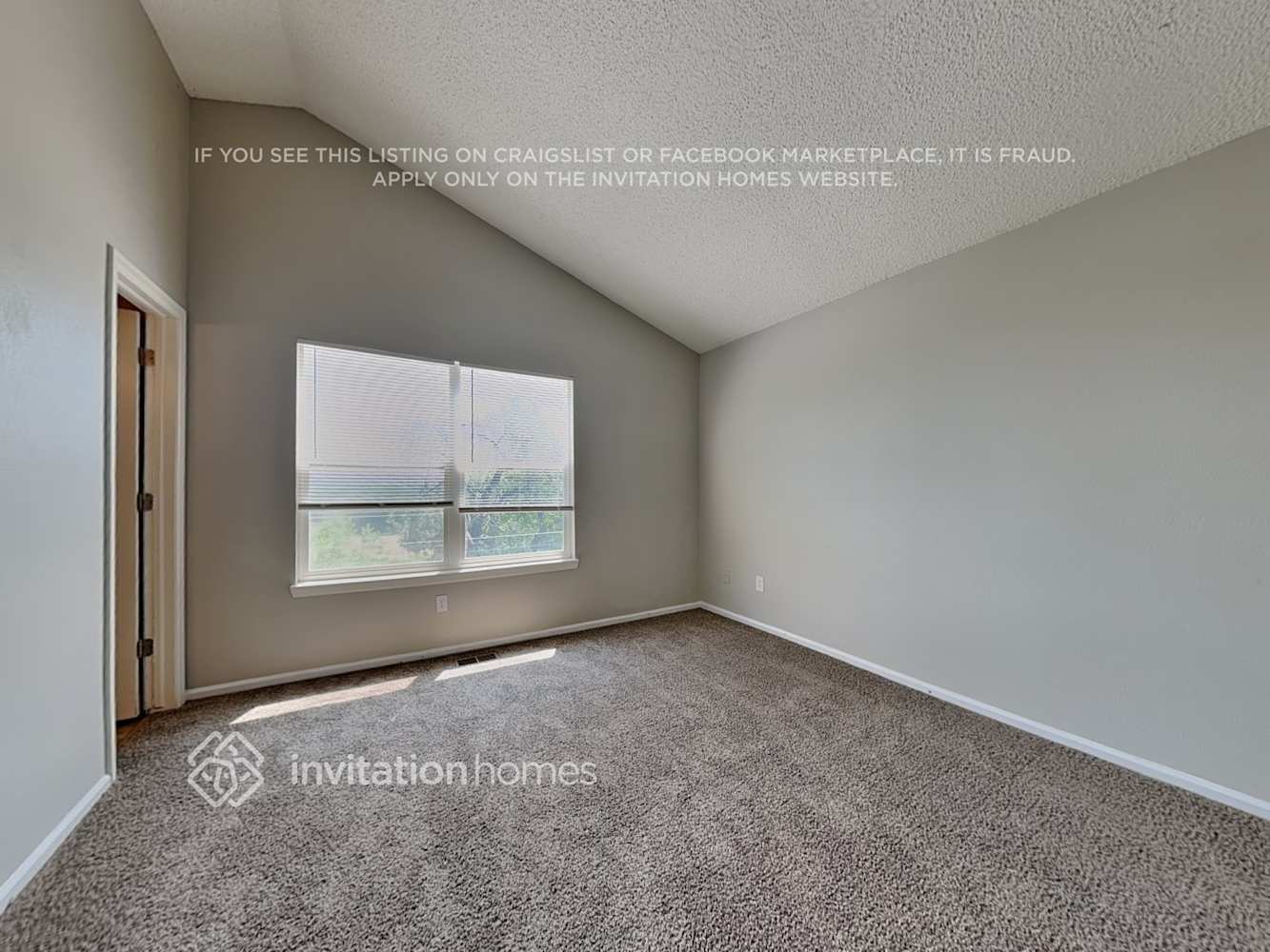 Building Photo - 4610 E 105th Dr