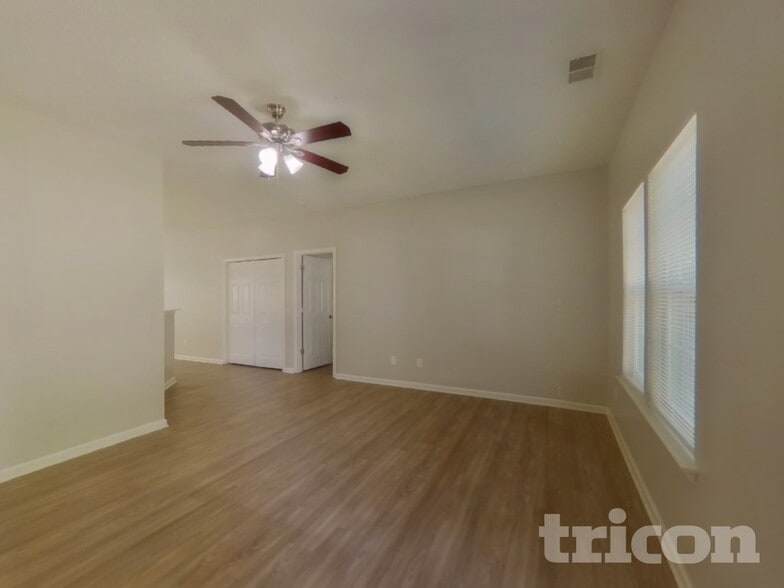 Building Photo - 1526 Jeffrey Bryan Dr