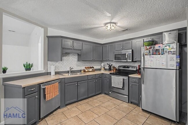 Building Photo - 146 Auburn Cir