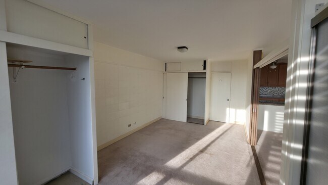 Building Photo - 1630 Makiki St