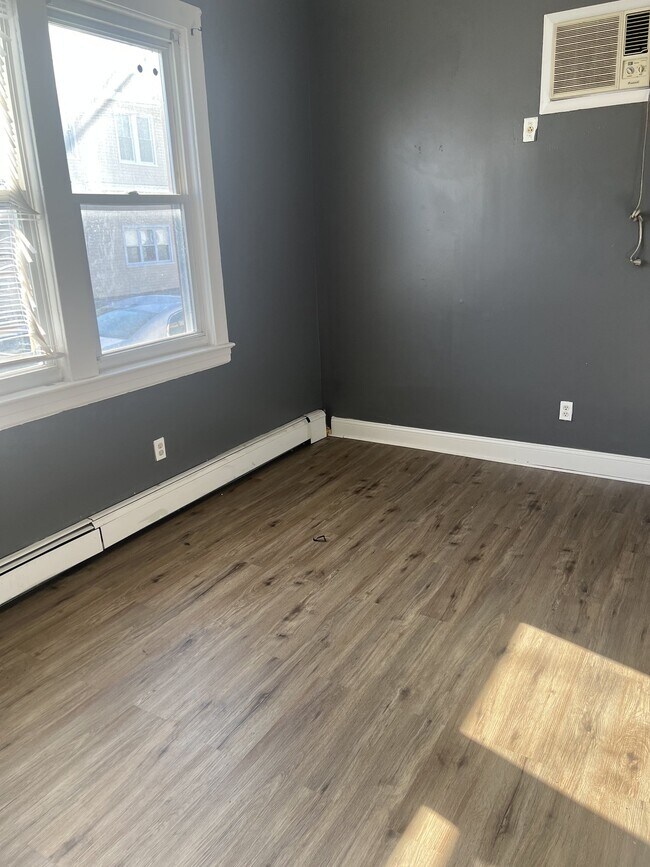 Building Photo - 32 Rosehill Pl