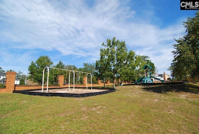 Building Photo - 405 Beech Glen Dr