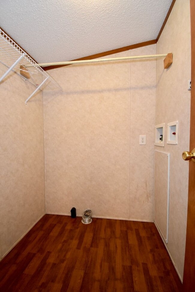 Building Photo - 3 Bedroom 2 Bath Mobile Home in Choudrant