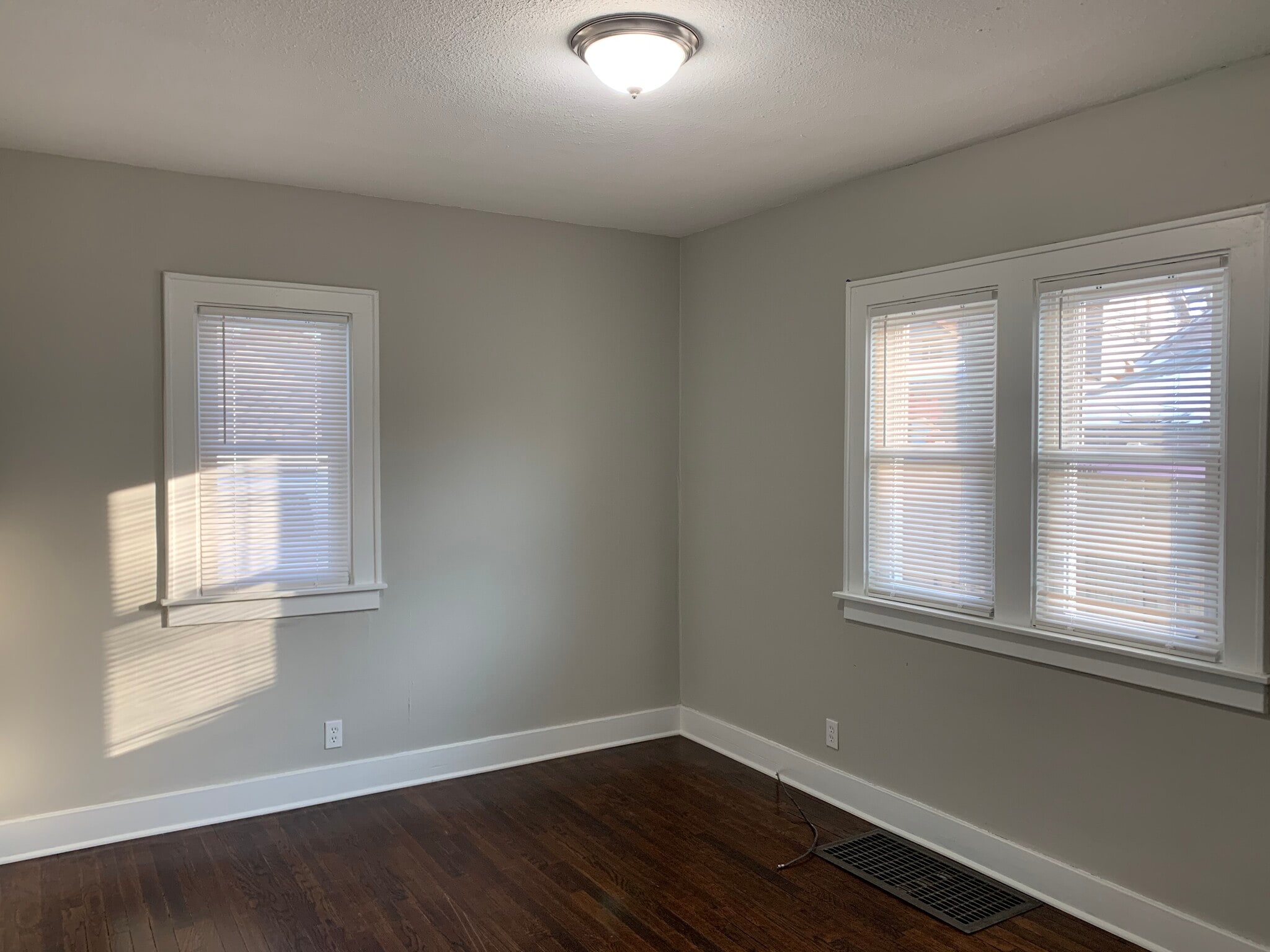 Building Photo - 517 Brenner St NE