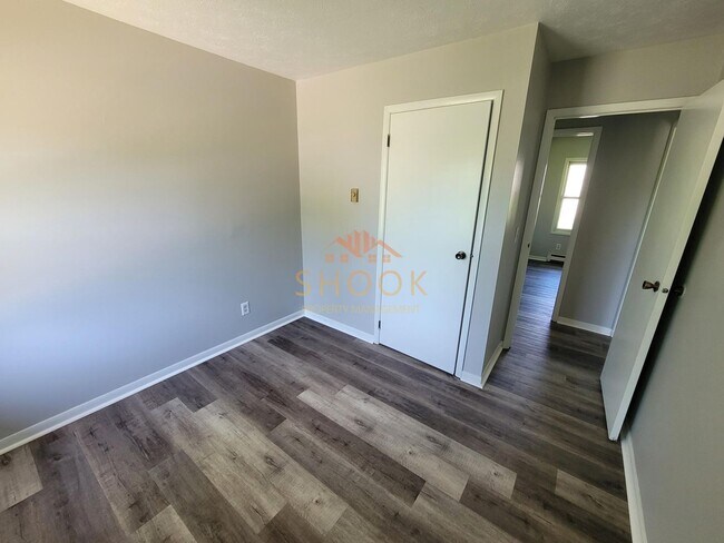 Building Photo - 3BR/2BA BI-LEVEL ON LAFAYETTE'S SOUTH SIDE