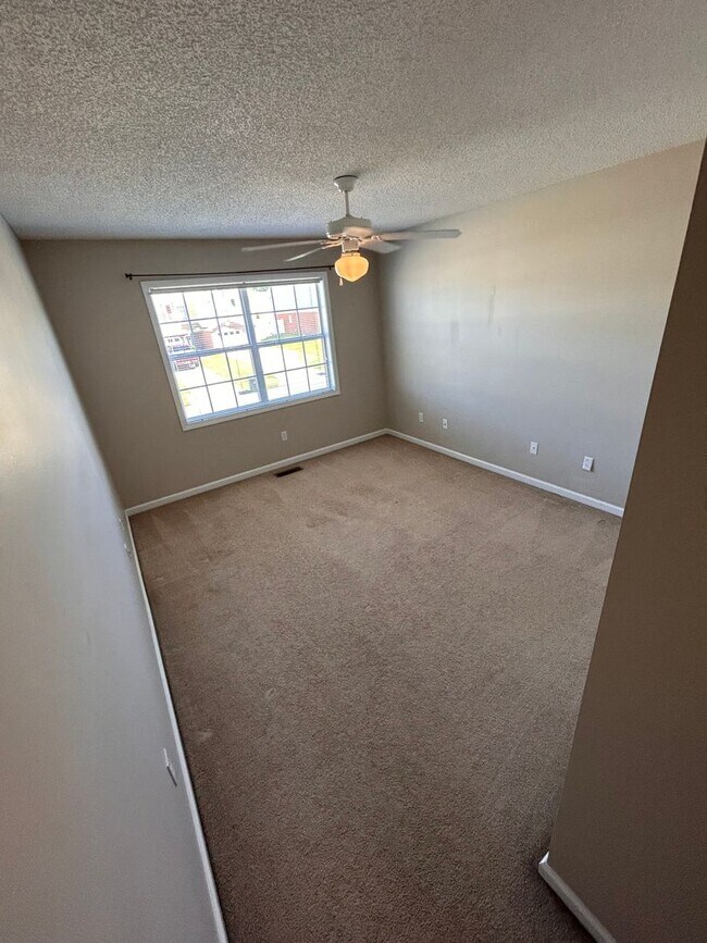 Building Photo - 224 Wakefield Way