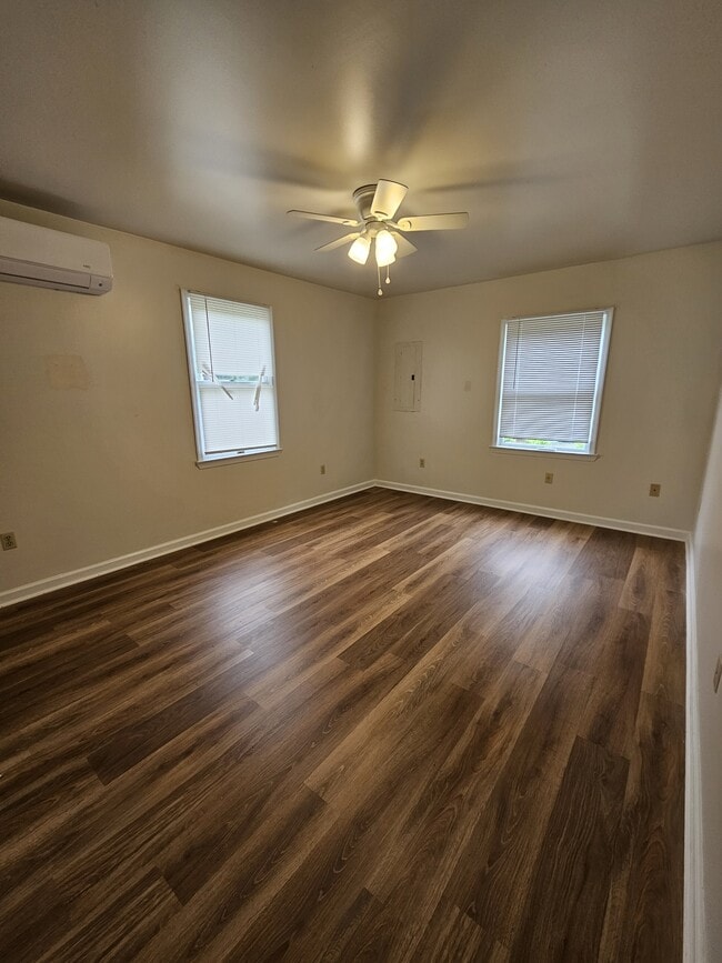 Building Photo - 26534 Royal Oak Rd