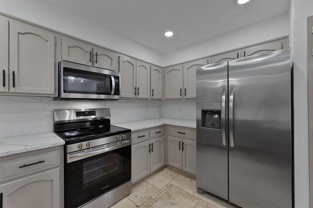 Building Photo - 6404 N Park Dr