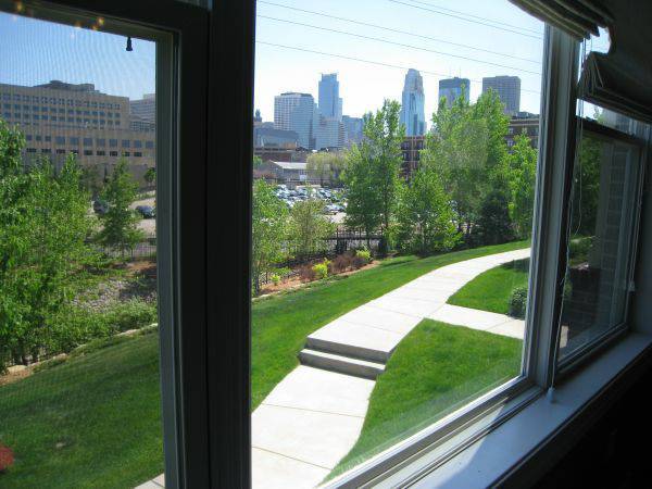 City View - 49 4th Ave N