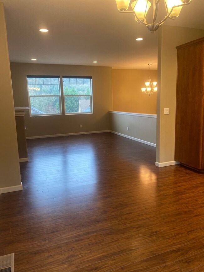 Building Photo - CLEAN AND QUIET 3bd/2ba West Salem Home - ...