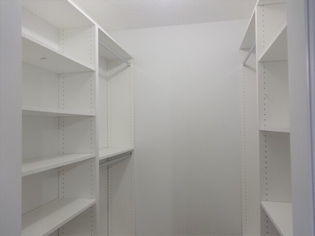 Building Photo - 2802 28th Ct