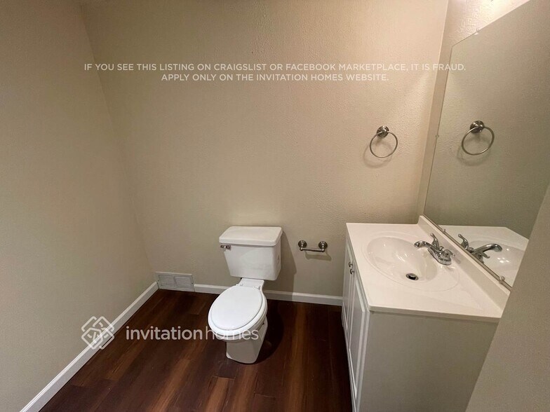 Building Photo - 3365 Bareback Dr