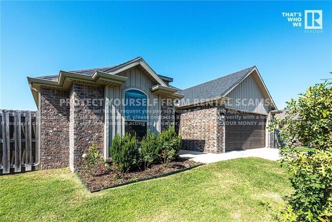Building Photo - 347 W Tyler Rd