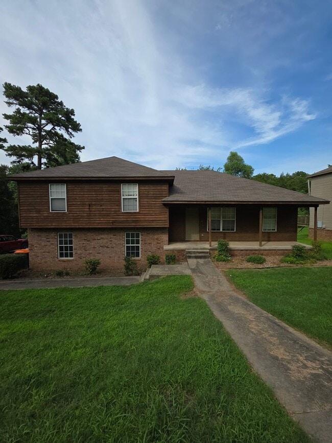 Building Photo - 611 Preston Dr