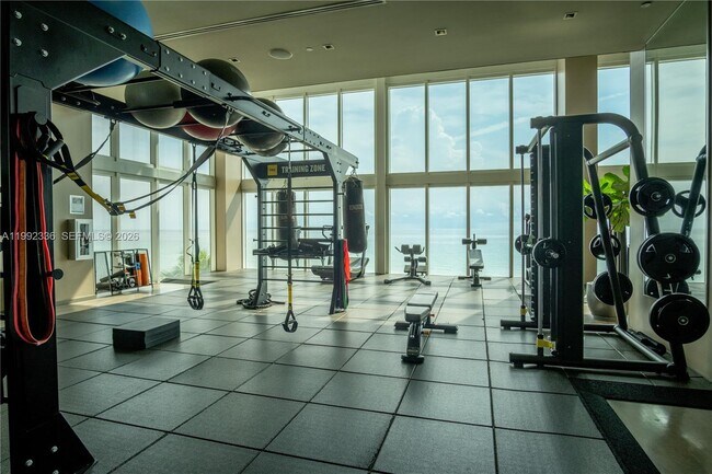 Building Photo - 1850 S Ocean Dr