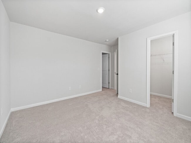 Building Photo - Beautiful Almost New Home with 5 Bedroom &...