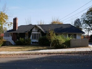 Building Photo - 2122 Walnut St