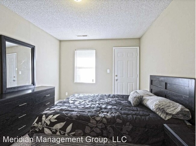 Building Photo - 2 br, 1 bath Apartment - 711 Jefferson St.