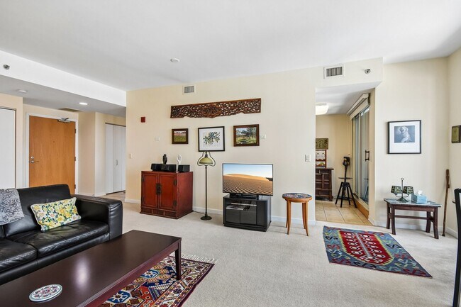 Building Photo - 77 S Evergreen Ave