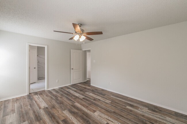 Building Photo - Coming Soon! 2 Story, 3 Bedroom Home in Be...