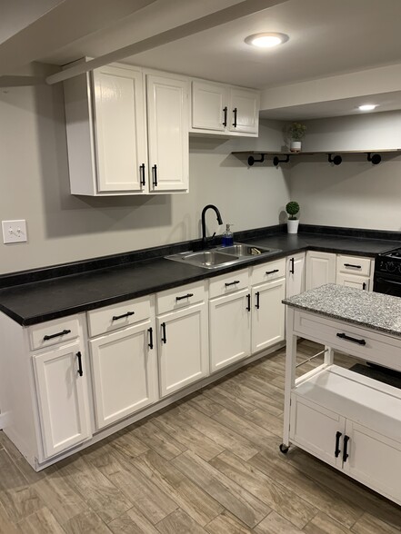 Building Photo - 2122 Kenilworth Ave