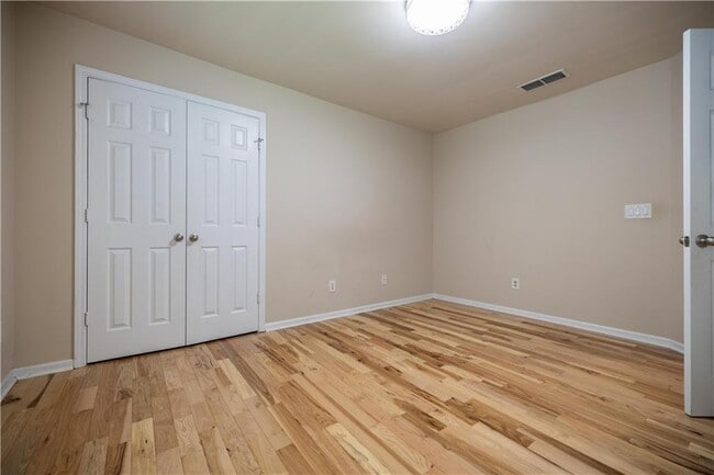 Building Photo - 4962 Weathervane Dr
