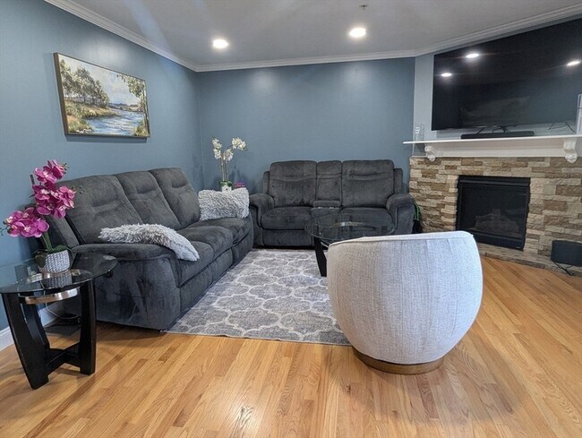 Building Photo - 1284 County St