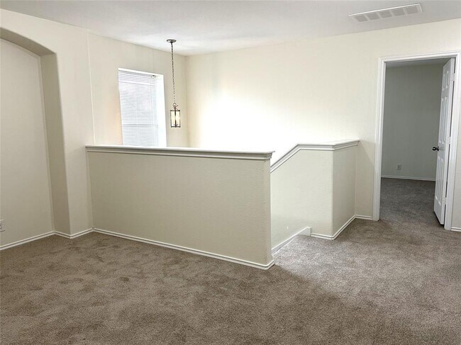 Building Photo - 307 Grutsch Dr