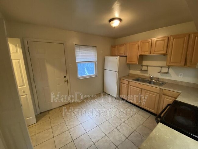 Building Photo - 729 Anvil Rd