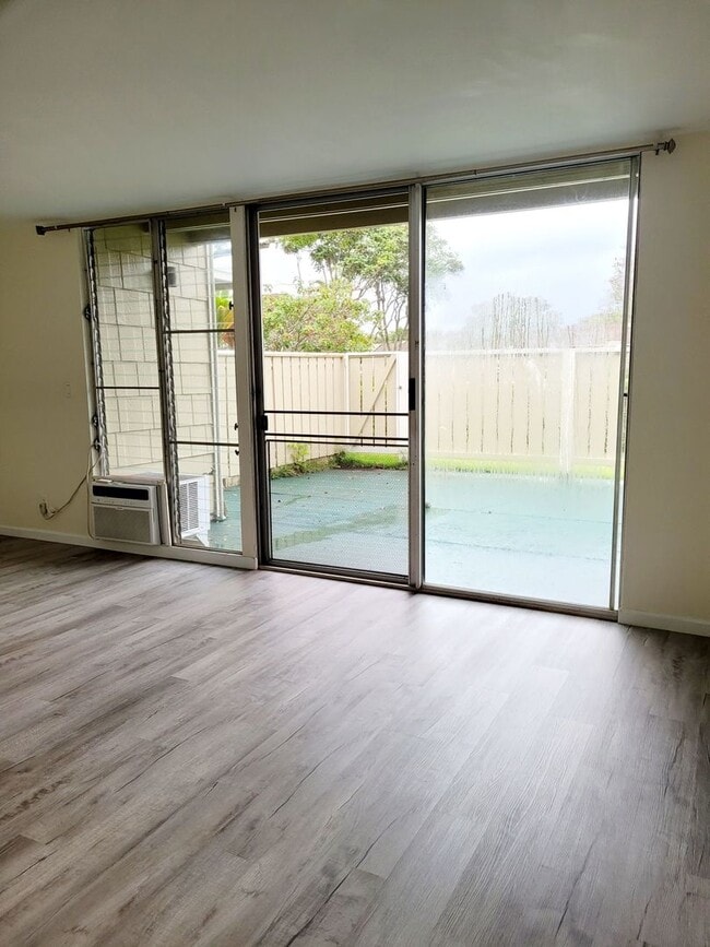 Building Photo - Available July 1, 2026 | A 3 Bedroom, 2.5 bath Townhouse with 2 parking stalls in Hokuala Hale