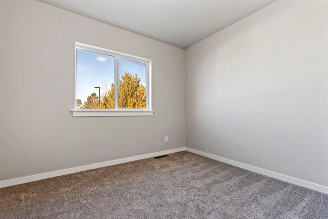 Building Photo - 6330 W Tierra Ln