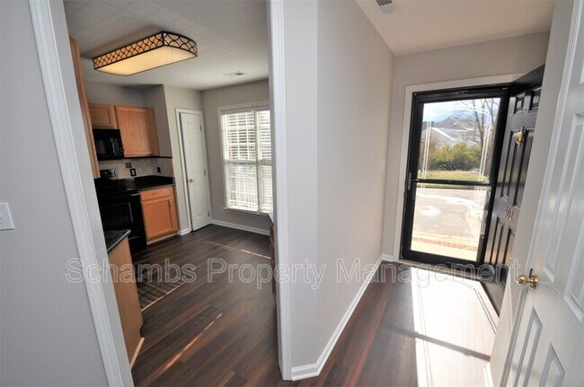 Building Photo - 402 Knightsborough Way