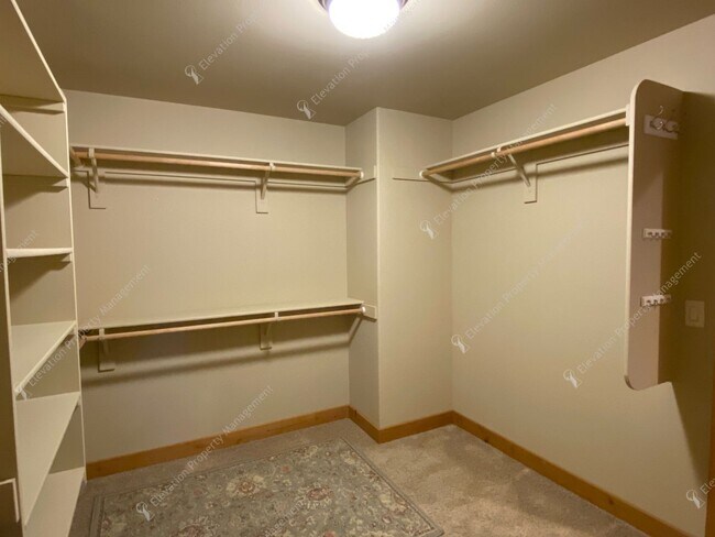 Building Photo - *Coming Soon* Charming Old Bend Rental | 3...