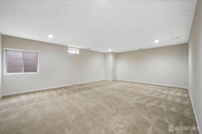 Building Photo - 30 Clover Ln