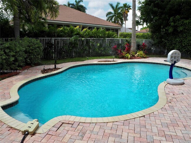Building Photo - 1535 Sandpiper Cir