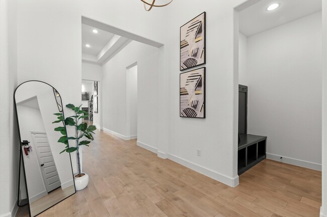 Building Photo - 13022 Soaring Frst Dr