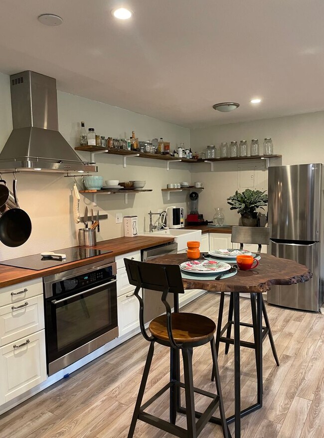 Building Photo - Updated 1bed/1bath in South Boulder - Avail June 5th!