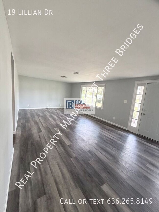 Building Photo - 19 Lillian Dr