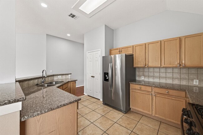 Building Photo - 3135 Silver Cedar Trail