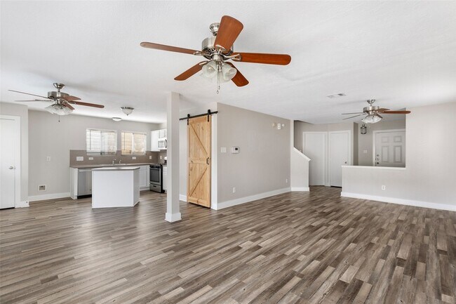 Building Photo - 18906 Atasca Oaks Dr