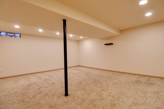 Building Photo - Rochester Hills 3 Bedroom Detached Condo