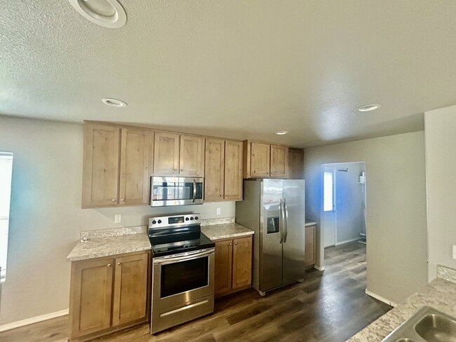 Building Photo - 8446 Sunrise Way