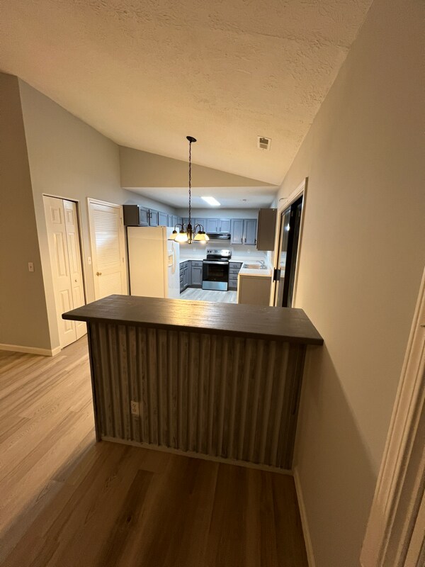 Building Photo - 3906 Deer Trail