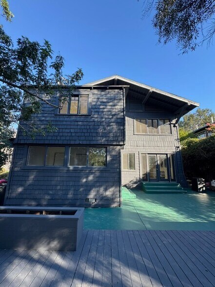 Building Photo - 5926 Hayes Ave