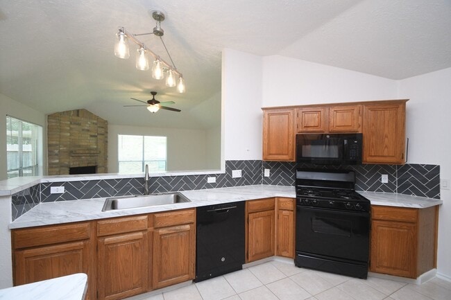Building Photo - 2303 Old Dixie Dr