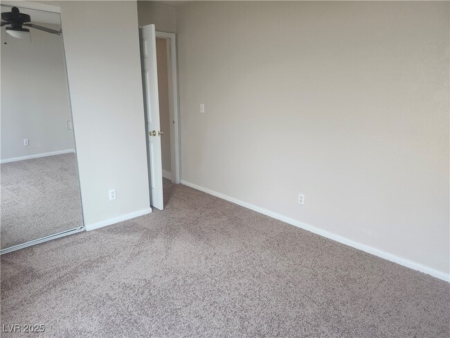 Building Photo - 3850 Steinbeck Dr