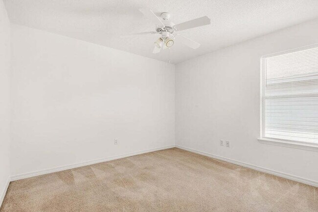 Building Photo - "Charming 3-Bedroom Home in Shalimar!"